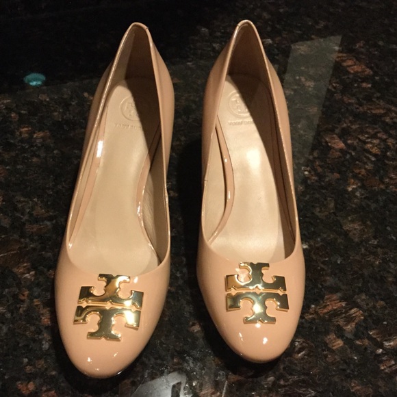 Tory Burch Shoes - TORY BURCH Raleigh Logo Patent   Leather Pump New